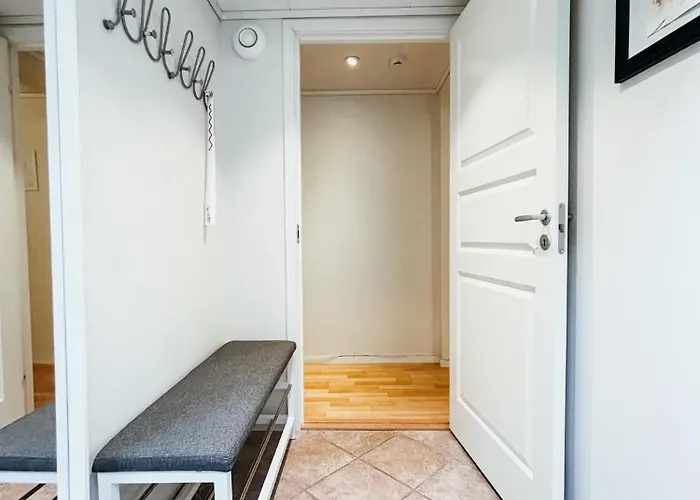 Bright And Cozy - Newly Renovated Bathroom And Free Parking Apartmán